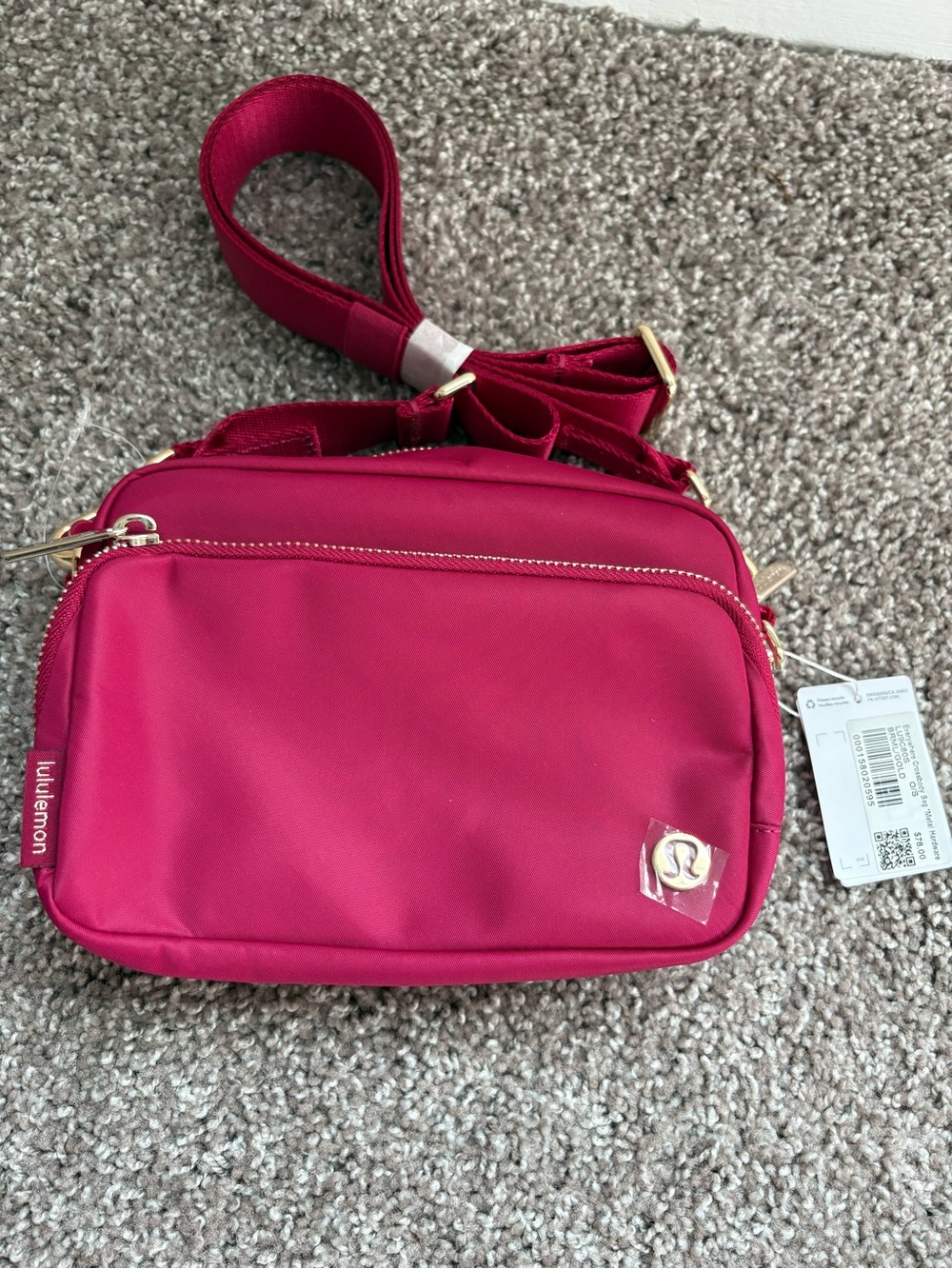 lululemon athletica everywhere cross body bag